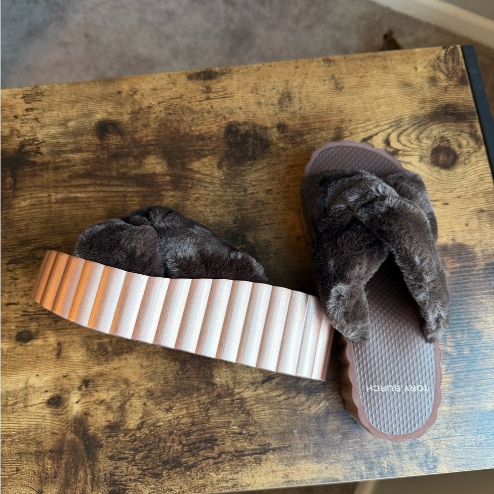 Rose Gold Tory Burch Platform Sandal with Brown Faux Fur - Picture 4 of 7